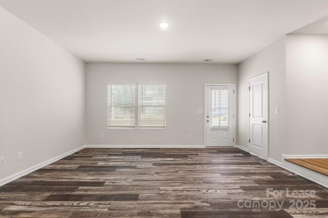 Building Photo - 117 Dogwood Vlg Trl