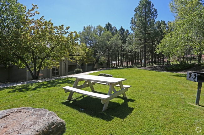 Foto del edificio - Canyon Springs