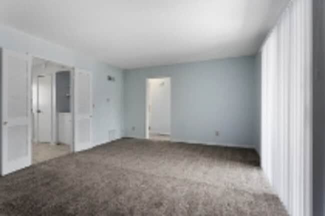 Building Photo - 8704 Wornall Rd