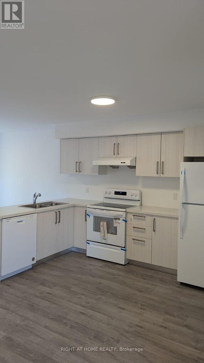 Building Photo - 139 HighRiver Trl
