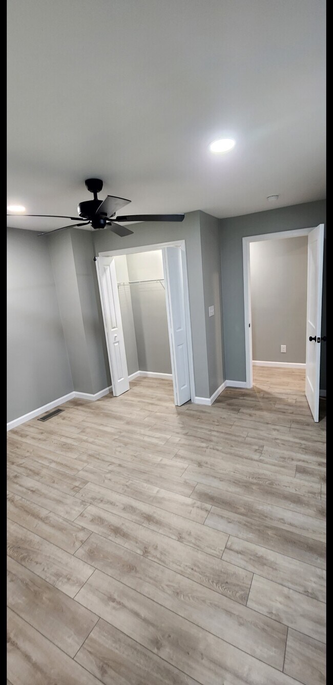 Building Photo - 7109 Tazewell Pike