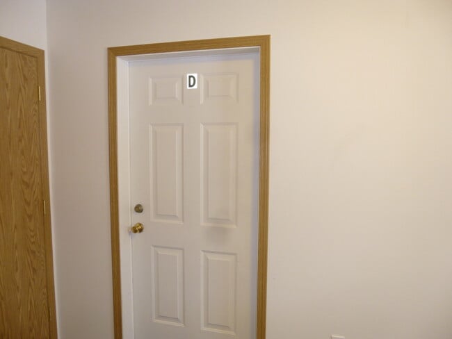 Building Photo - Cute 2 bedroom, two bath condo in Columbia Falls
