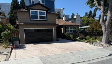 Building Photo - 1508 Davis Dr