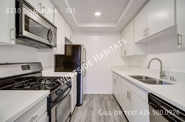 Foto del edificio - 6310 Sylmar Ave
