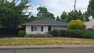 Building Photo - 2761 Bailey Ln