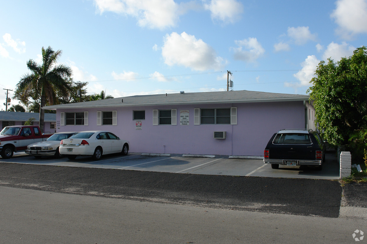 Building Photo - Mary Lou Apartments
