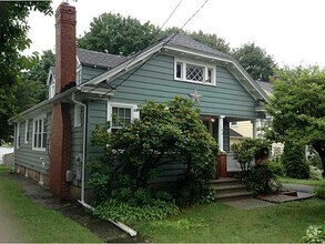 Building Photo - 140 Olney Ave