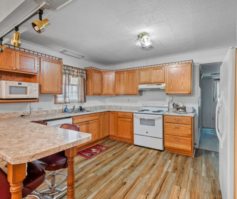 Building Photo - 3802 Carlyss Dr