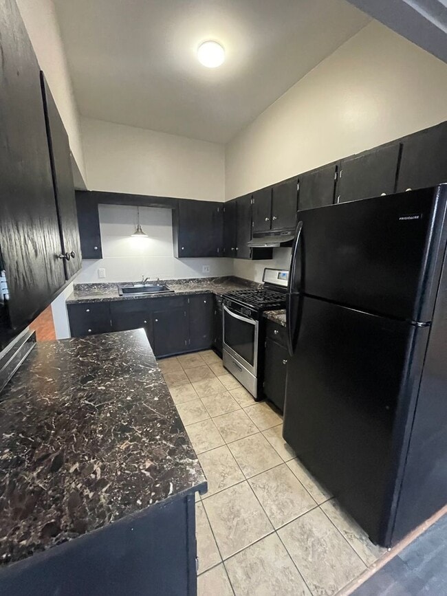 Building Photo - Bright & Spacious 2-Bedroom in Downtown Adams – $1,450/month
