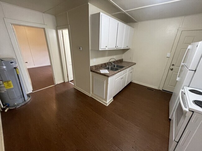 Foto del edificio - 1 Bedroom 1 Bathroom Available Now!
