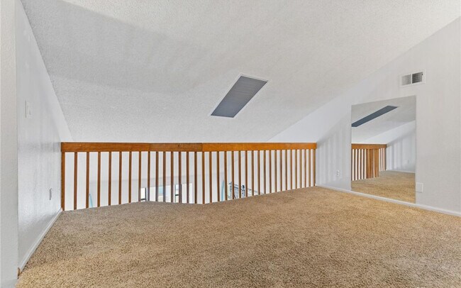 Foto del edificio - 8771 Dawson St