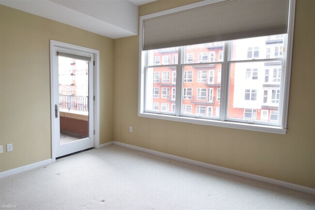 Foto del edificio - 2 br, 1 bath Condo - 1950 Logan Street 703
