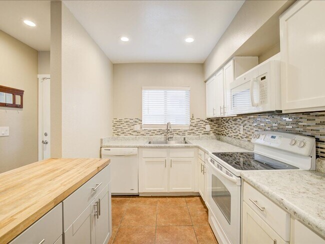 Foto del edificio - 2 Bedroom, 2.5 Bath