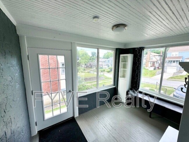 Building Photo - 3463 Wabash Ave