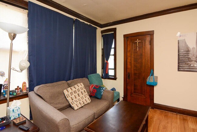 Foto del edificio - 3621 N Paulina St