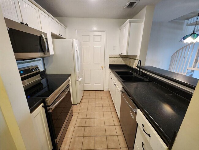 Foto del edificio - 1074 Peachtree Walk NE