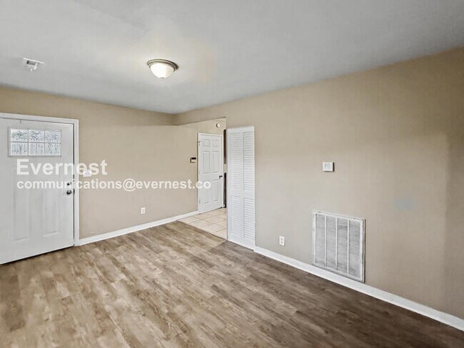 Foto del edificio - 252 Meadowdale Ave