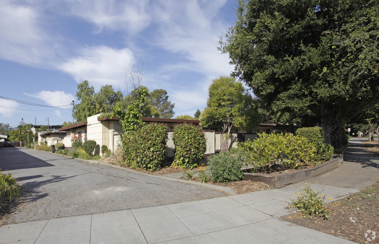 11011105 Woodside Rd, Redwood City, CA 94061 Apartments in Redwood