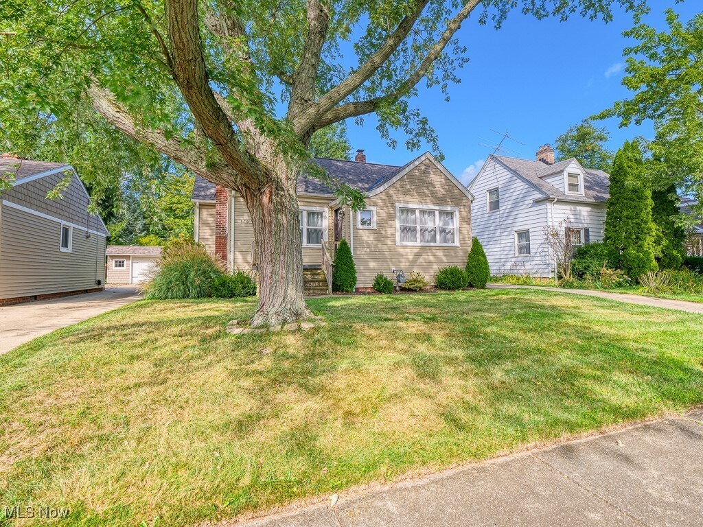 570 Juneway Dr Bay Village, OH 44140 – photo 4