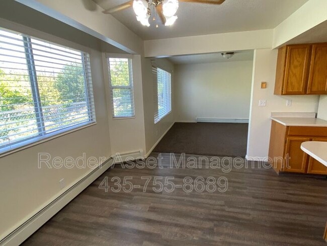 Building Photo - 453 W 200 N