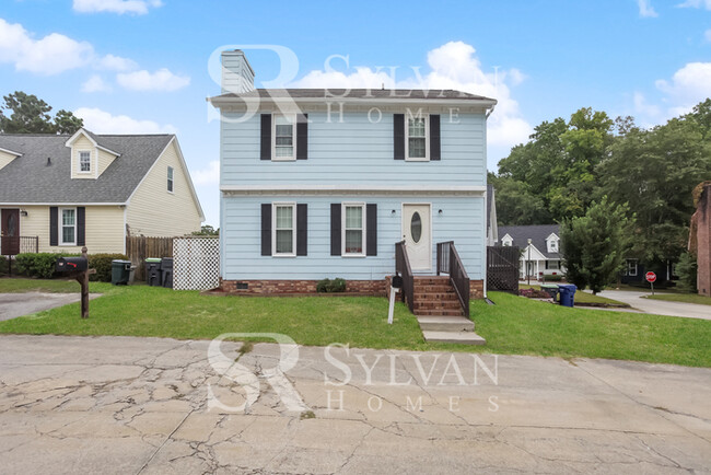 Building Photo - Enjoy Relaxation & Sophistication in this ...