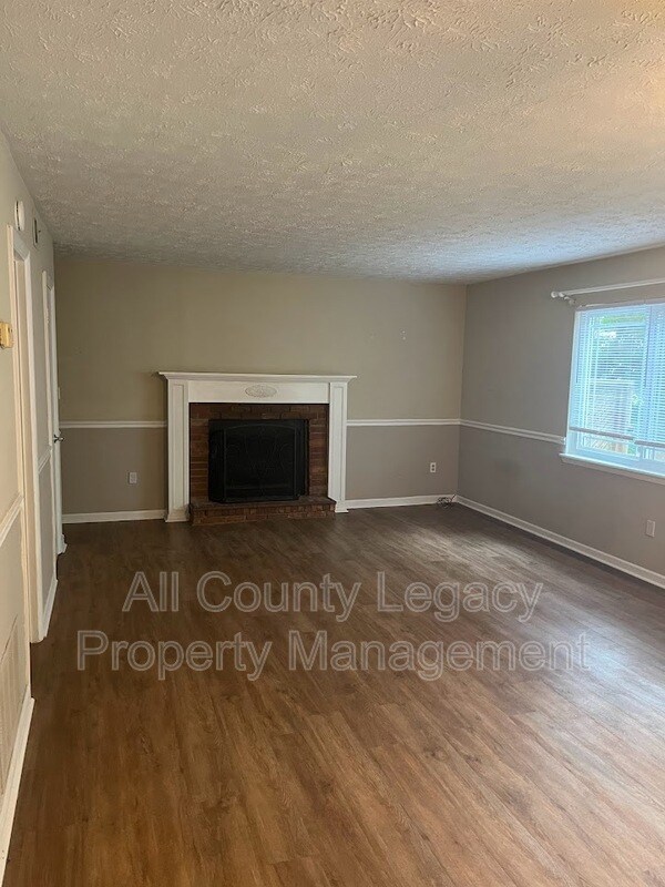 Foto del edificio - 1063 Sourwood Ct