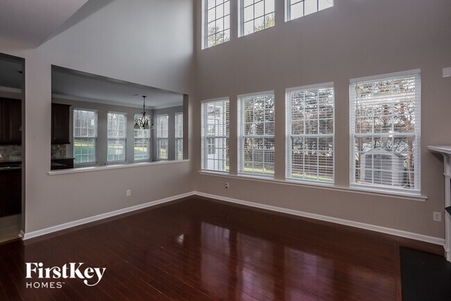 Foto del edificio - 4028 Barclay Forest Dr