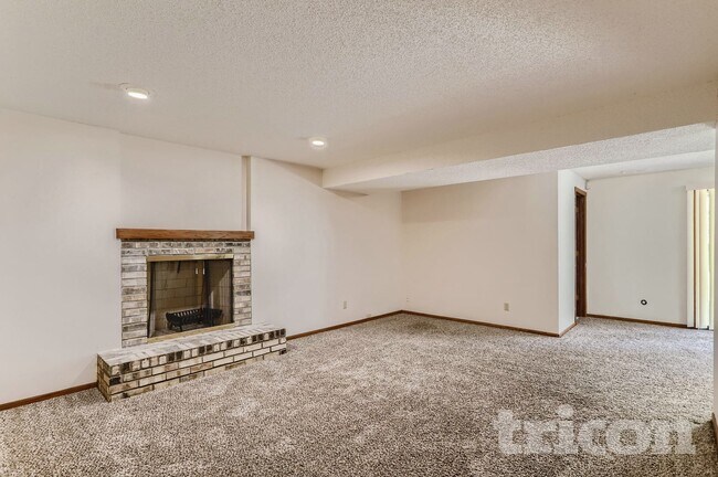 Building Photo - 4520 Juneau Ln N