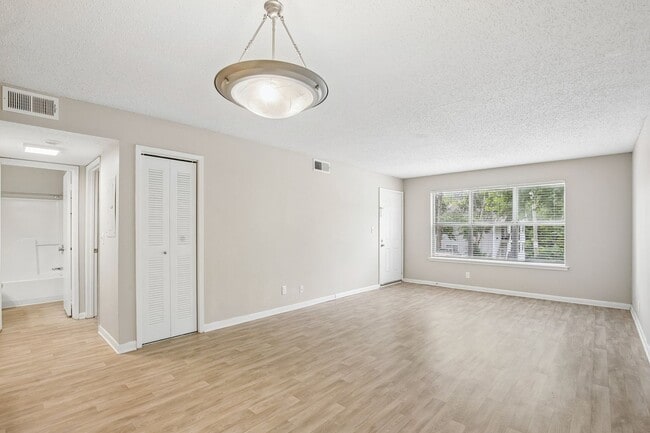 Interior Photo - Pebble Creek