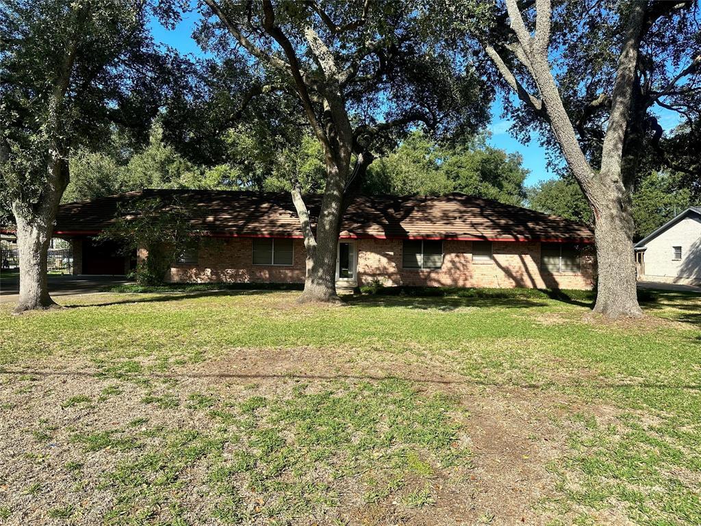 Primary Photo - 1011 Pampa St
