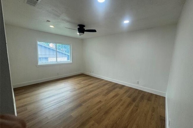Foto del edificio - 9412 Quail Meadow Dr