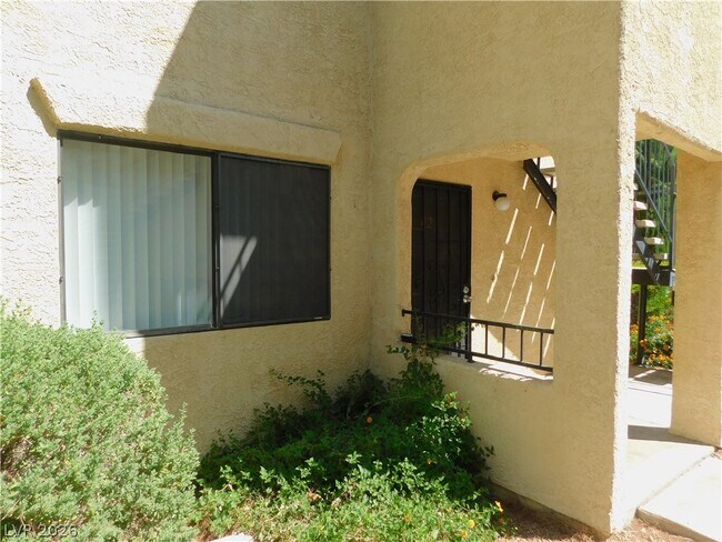 Foto del edificio - 601 Cabrillo Cir