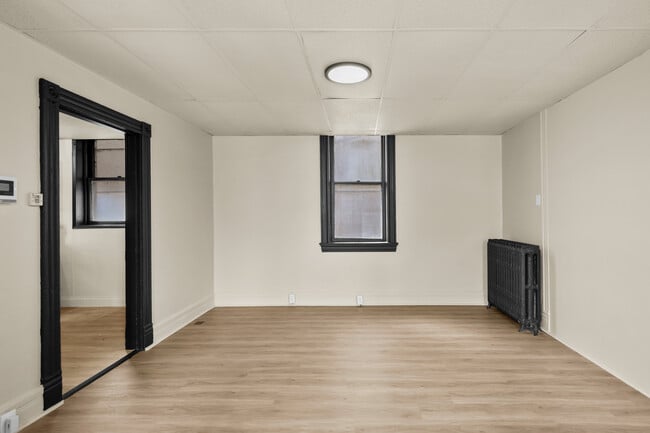 Building Photo - 3630 Tholozan Ave