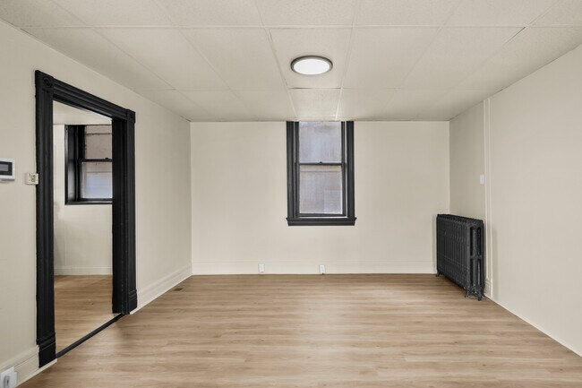 Foto del edificio - 3630 Tholozan Ave