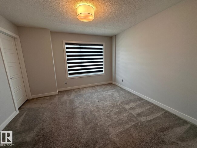 Building Photo - 804 Welsh Dr S W