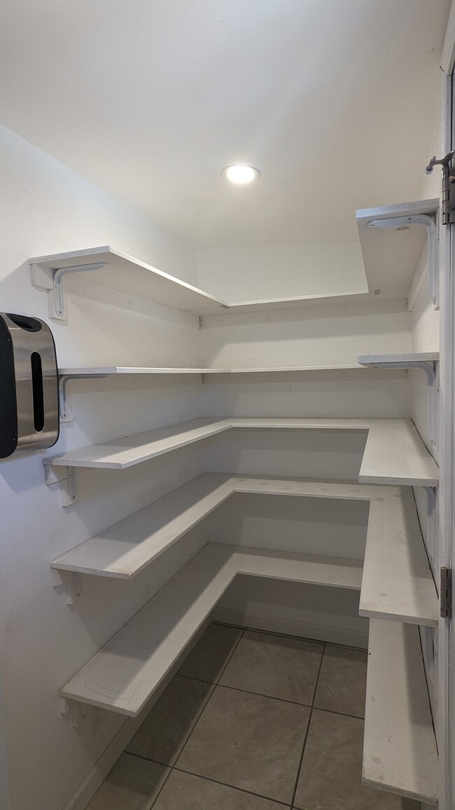 Walk-In Pantry - 2003 N Summit Ave