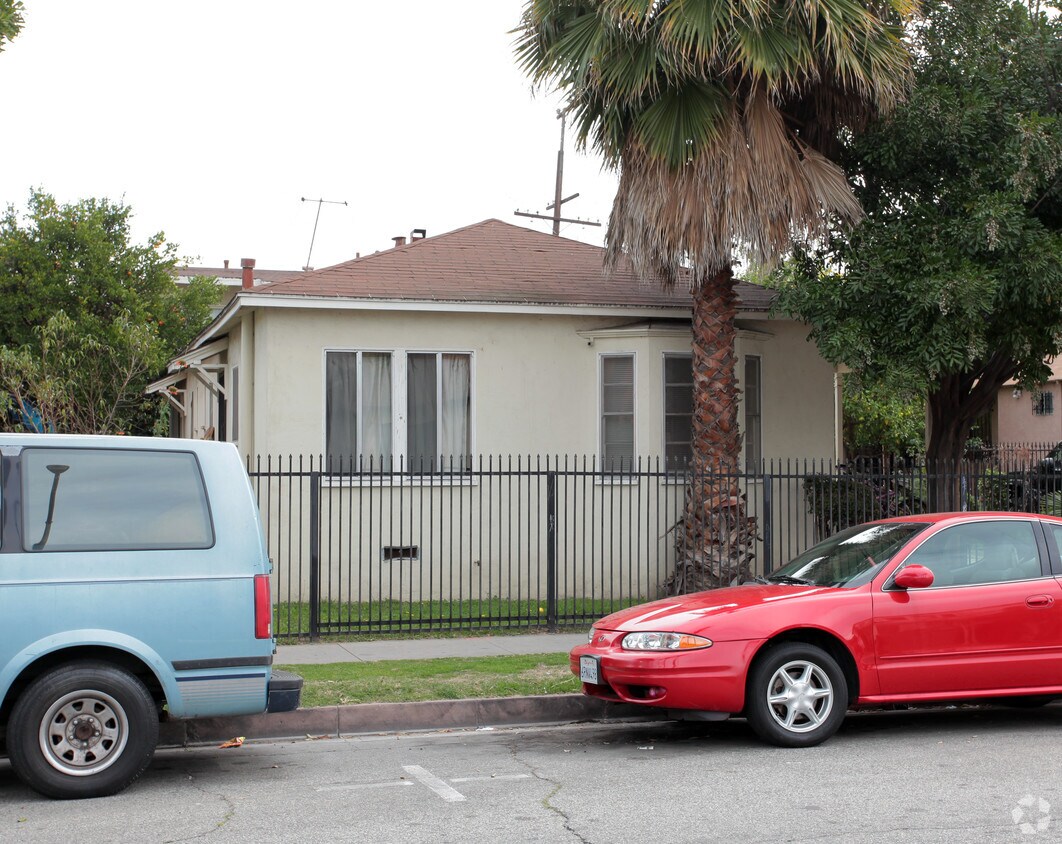 Primary Photo - 6512 Templeton St