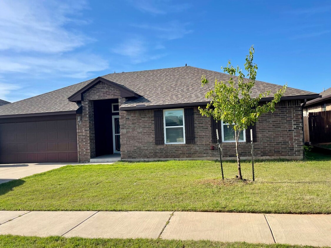 Primary Photo - 3 br, 2 bath House - 513 SW 43rd St.