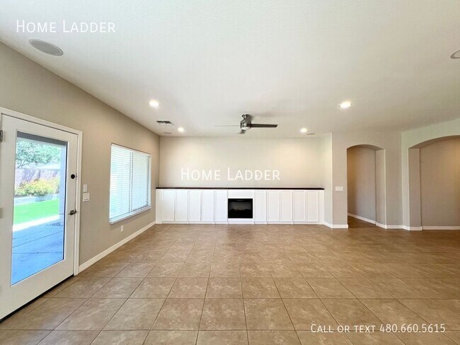Building Photo - 2936 E Tonto Dr