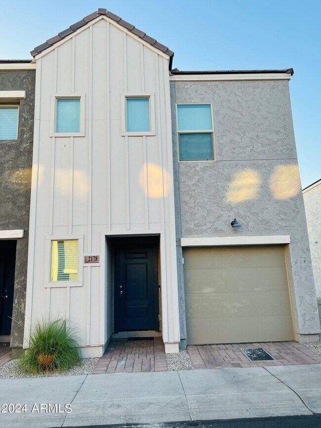 Building Photo - 2178 W Harmont Dr