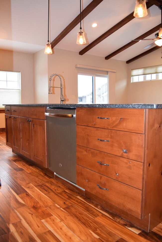 Kitchen Island - 3631 Lemhi Trail Dr