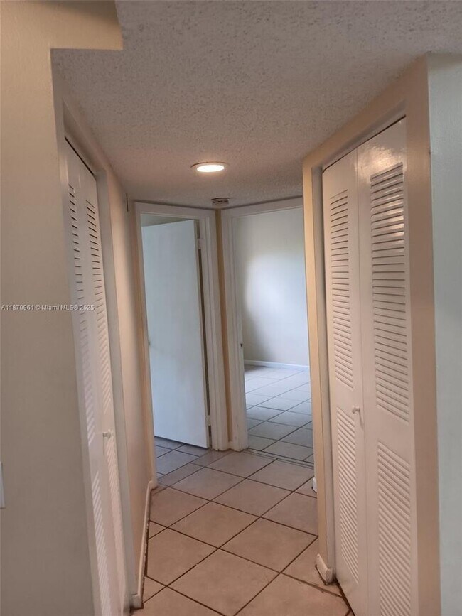 Foto del edificio - 8821 Wiles Rd