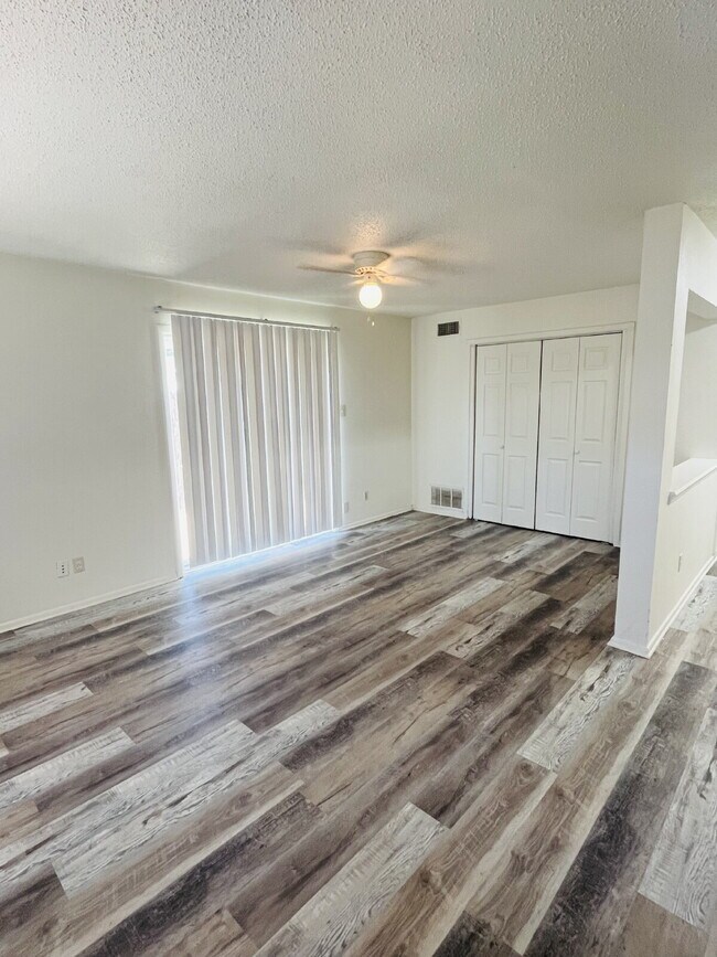 Foto del edificio - 2 Bedroom Townhome