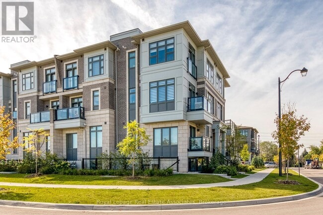 Building Photo - 70 Halliford Pl