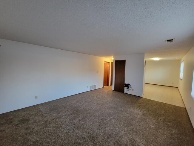 Building Photo - 3220 Neola St