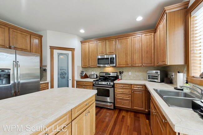Building Photo - 4 br, 2.5 bath House - 27115 227th Pl SE