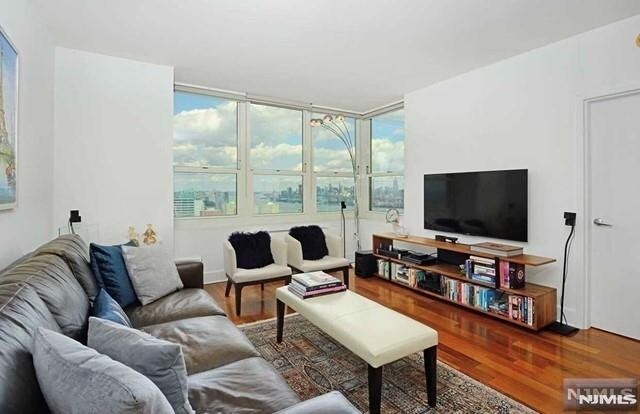 Foto del edificio - 88 Morgan St