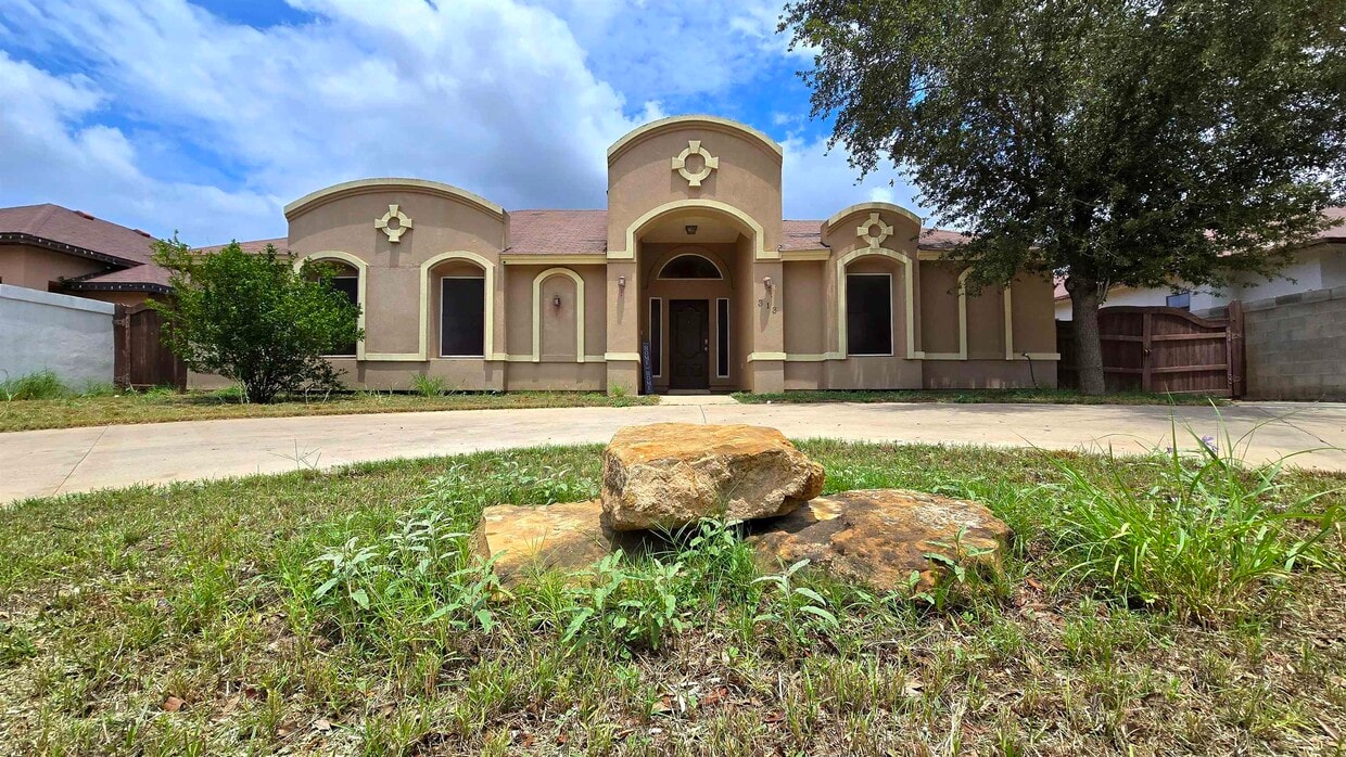 Foto principal - 313 Floral Blvd