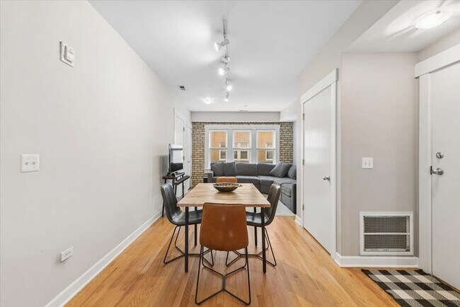 Foto del edificio - 2541 Prairie Ave