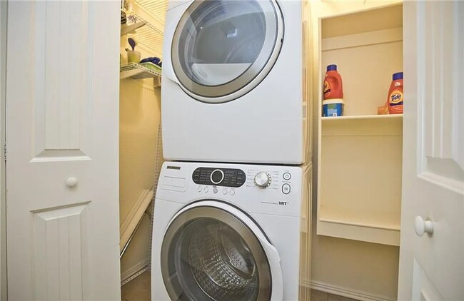 Foto del edificio - MUST SEE 3BDRM 2BATH HOUSE!!!